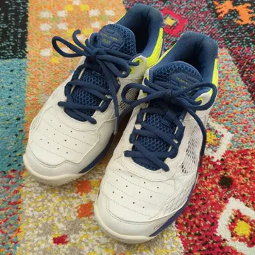 새상품급 요넥스 테니스화 24cm