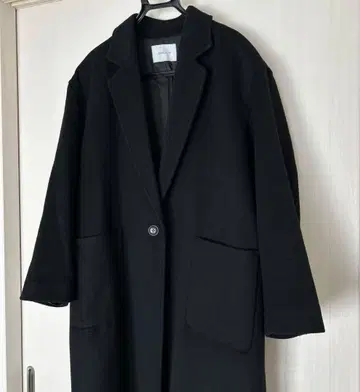 블랙 체스터 코트