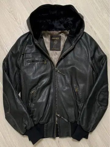 PREVIEW 플레이뷰 가죽 블루종 후드 부착