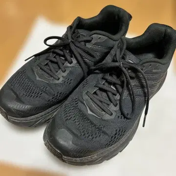 호카 오네오네 클리프턴 6 블랙