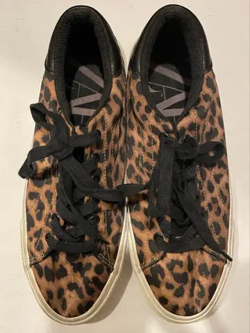 ZARA 레오파드 무늬 스니커즈 사이즈 39 25.3cm