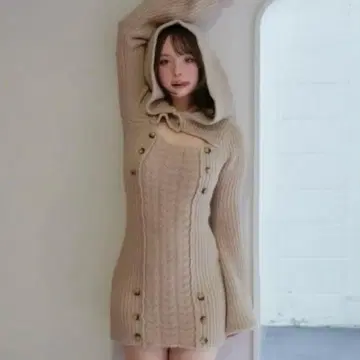 앤드마리 후드 부착 니트 원피스 베이지 니트 미니 드레스