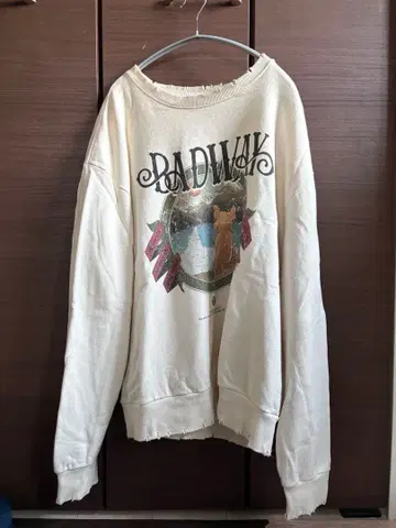 BADWAY 맨투맨 아이보리