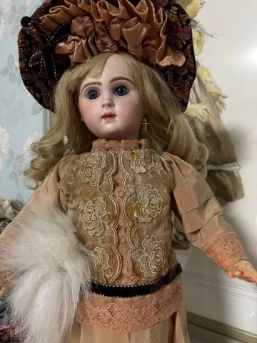 앤티크 비스크 인형 드레스와 보닛 세트