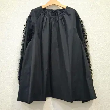 trefle 도트 튤 프릴 블라우스 블랙