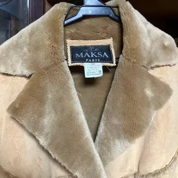 MAKSA 베이지 무스탕 코트