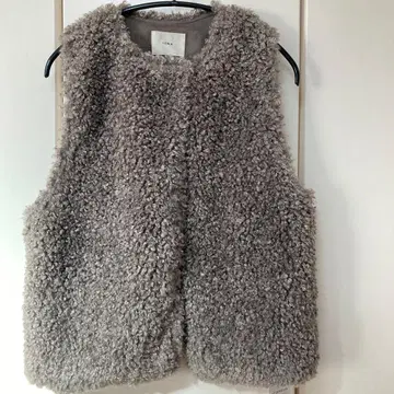 이에나 ECOPEL 컬리 퍼 베스트