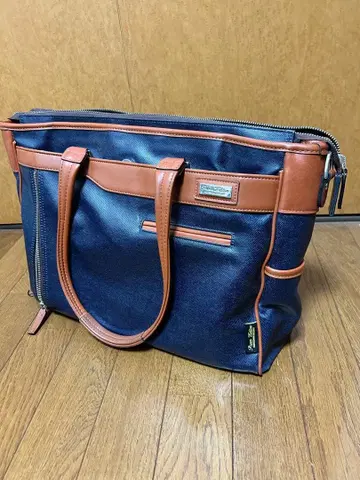 비즈니스 백 네이비 캔버스