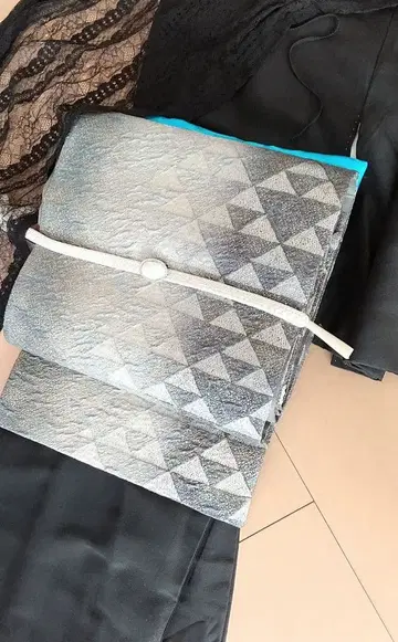 그레이와 은색의 후쿠로 오비 비늘 문양