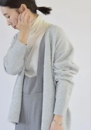 새상품 쉽스*quaranciel 라메 V넥 샤기 가디건