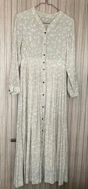 꽃무늬 긴팔 원피스 베이지