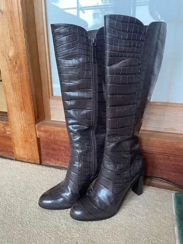 LISA VICKY 롱 부츠 크로커다일 브라운