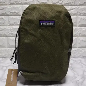 파타고니아 블랙홀 큐브 6L 카키