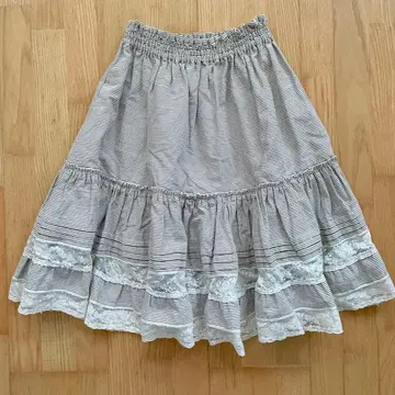 그레이 보더 & 레이스 플레어 스커트 무릎 기장