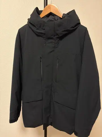 UNIQLO 하이브리드 다운 파카 M 사이즈