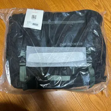 단종 새상품 patagonia HALF MASS 블랙 메신저 백