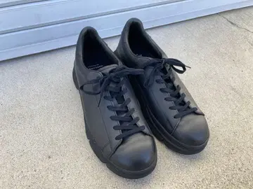 MARKAWARE 블랙 가죽 스니커즈