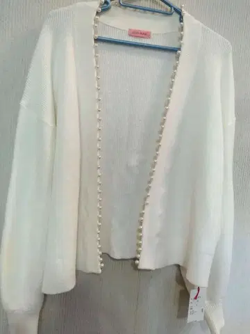 LUIS MARI 펄 장식 화이트 가디건