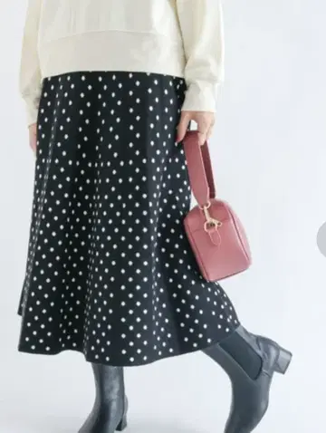 Te chichi TERRASSE 도트 니트 스커트
