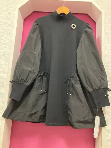 슈퍼 뷰티 이소재 절개 하이넥 니트 튜닉