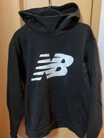 뉴발란스 경량 후드티 L 사이즈