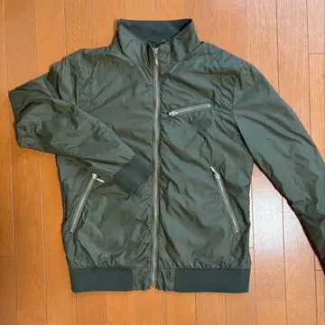 MA-1 스타일 자켓 올리브 색상