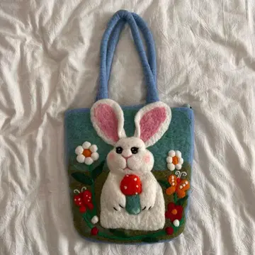 토끼 디자인 펠트 백
