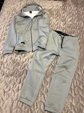 [ 레어 ] 오클리 스컬 라이트 그레이 상하의 셋업