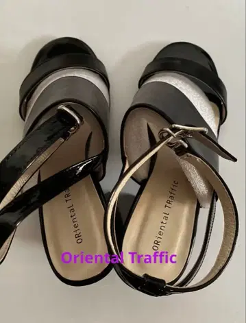 미사용 Oriental Traffic 블랙 스트랩 샌들 하이힐 L