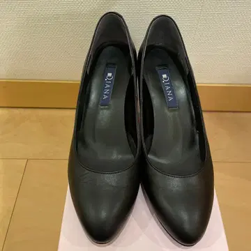 새상품급 DIANA 블랙 하이힐 펌프스