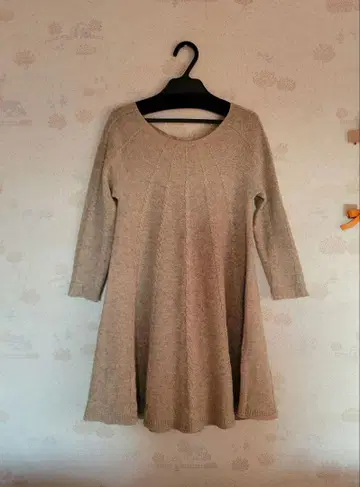 베이지 니트 A라인 원피스