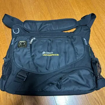 레어 새상품급 CORSAIR VENGEANCE 숄더백 블랙 커세어
