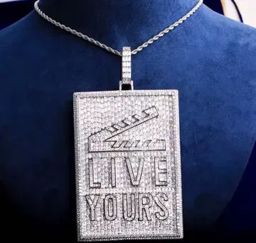 central cee 착용 펜던트 live yours 목걸이 다이아