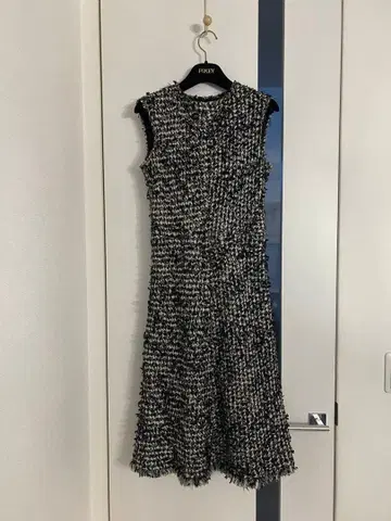 에포카 트위드 슬리브리스 원피스 42 사이즈