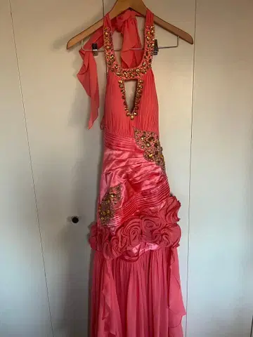 ISA FERRIS 파티 드레스/ 핑크 비즈 장식 슬리브리스 드레스