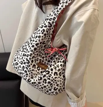 레오파드 무늬 사코슈 백