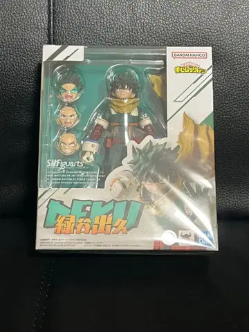 S.H.Figuarts 미도리야 이즈쿠 데쿠