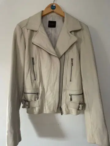 화이트 가죽 자켓 이탈리아제