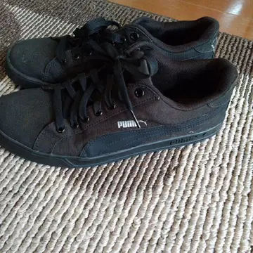 PUMA 블랙 스니커즈 캔버스