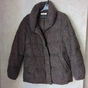 보아 다운 자켓 브라운