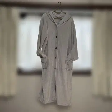 니시카와 로브 가운