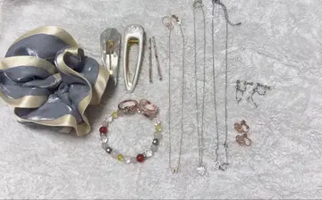 액세서리 세트 (헤어 액세서리, 팔찌, 반지, 목걸이)