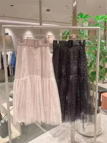 SNIDEL 벨티드 라메 튤 볼륨 스커트