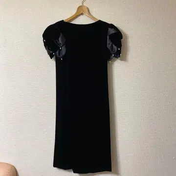 Petit Ame 블랙 벨벳 드레스