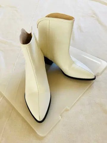 FUR FUR 가죽 숏부츠