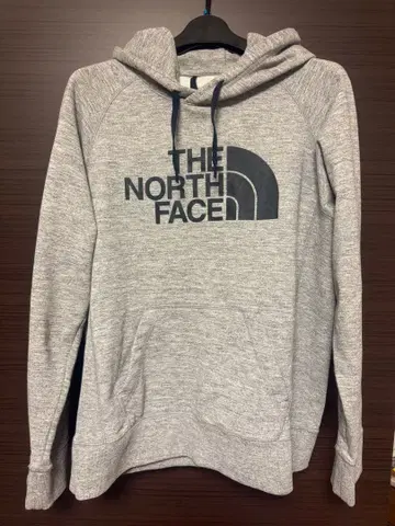 THE NORTH FACE 그레이 후드티와 팬츠 세트