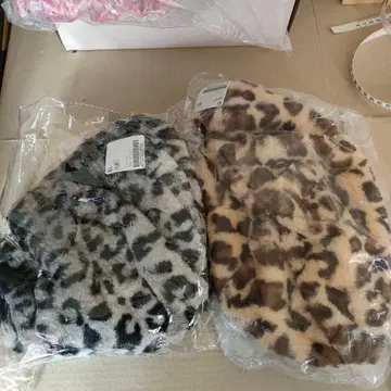 2개 ankoROCK 레오파드 무늬 숏 퍼 베레모 그레이&베이지