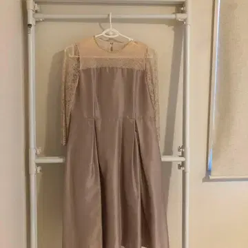 베이지 레이스 새틴 드레스