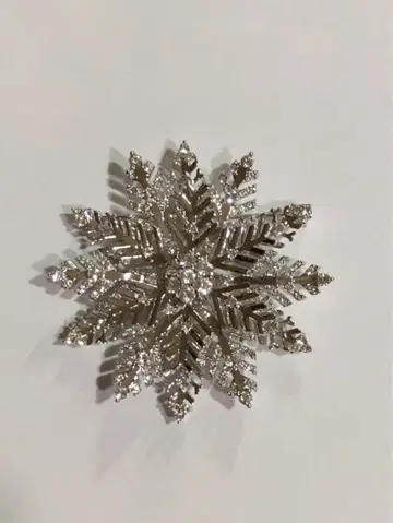 반돔 부티크 브로치