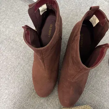 다크 브라운 스웨이드 지퍼 부티